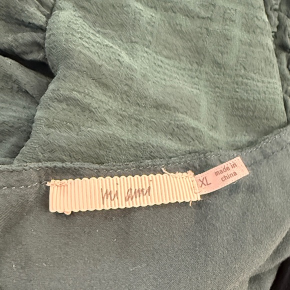 Francesca's Collections Deep Green Blouse - Picture 3 of 3